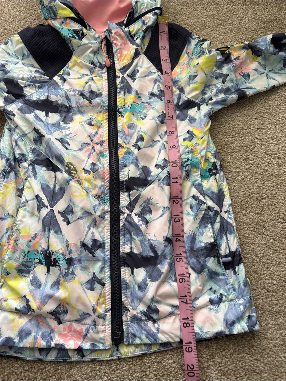 ivivva Lululemon Hooded Colorful Zip Up Windbreaker Jacket Size 6 Outdoor Cozy